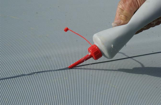 Phase 3 - Pose de liner antidérapant et finition PVC liquide